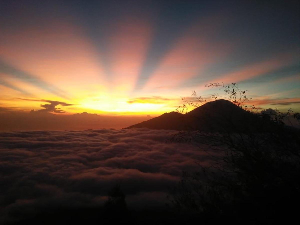 Отель Batur Green Hill And Hot Spring Кинтамани Экстерьер фото